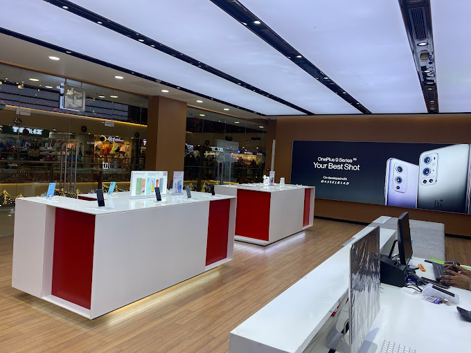 OnePlus Experience Store