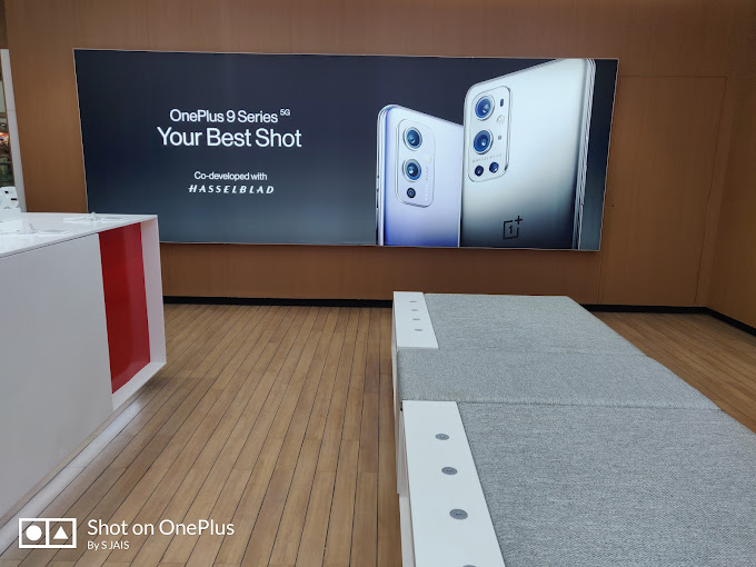 OnePlus Experience Store