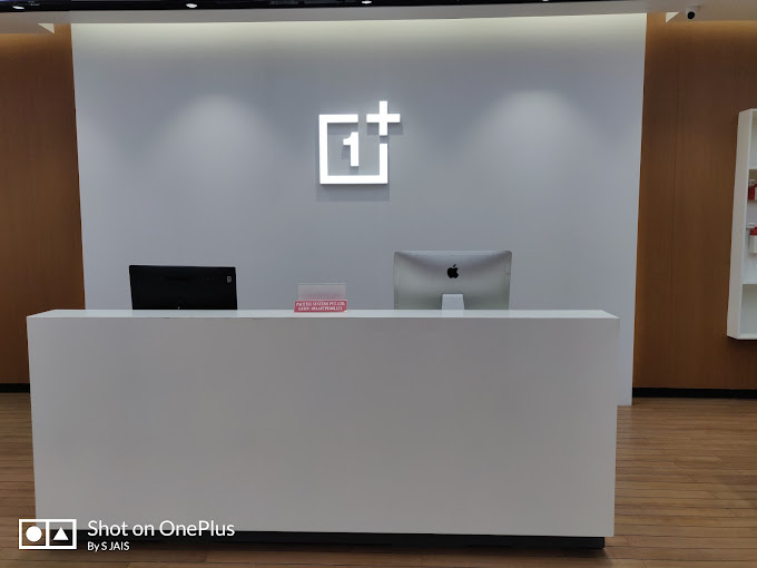 OnePlus Experience Store